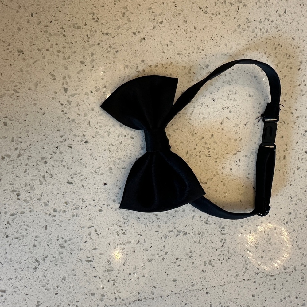 Boys 5-piece tuxedo (size 8) - Picture 7 of 9